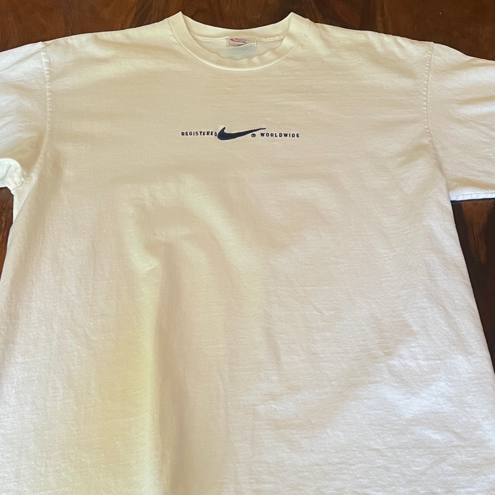 Vintage 90’s Nike White Short Sleeve Crewneck Tee with Navy Swoosh